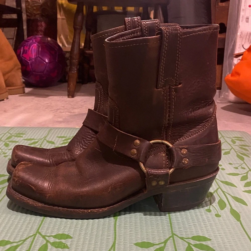 Women’s Frye Harness Ankle Boots Dark Brown Leather - Picture 2 of 6